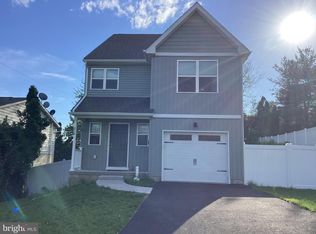 814 N 16th St, Allentown, PA 18102