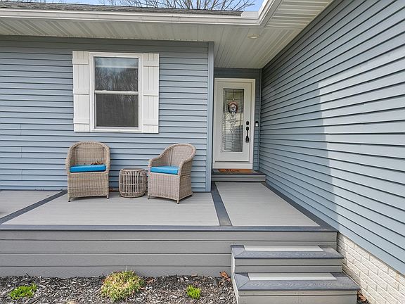 3rd image of 305 Bramblewood Dr