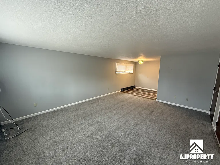 1015 S Duluth Ave #1 — Photo 5