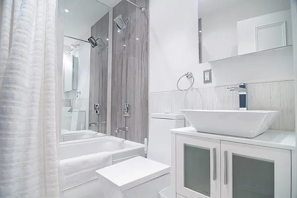 Rented by WAM Partners - William Moses Co. | media 7