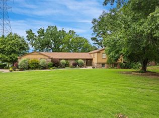 214 N Shore Dr, Russellville, AR 72802