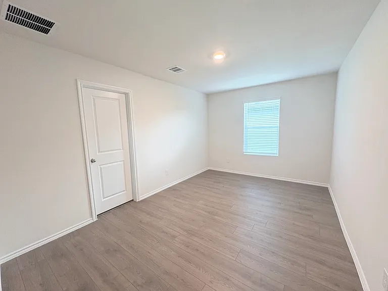 1144 Northfield Dr — Photo 11