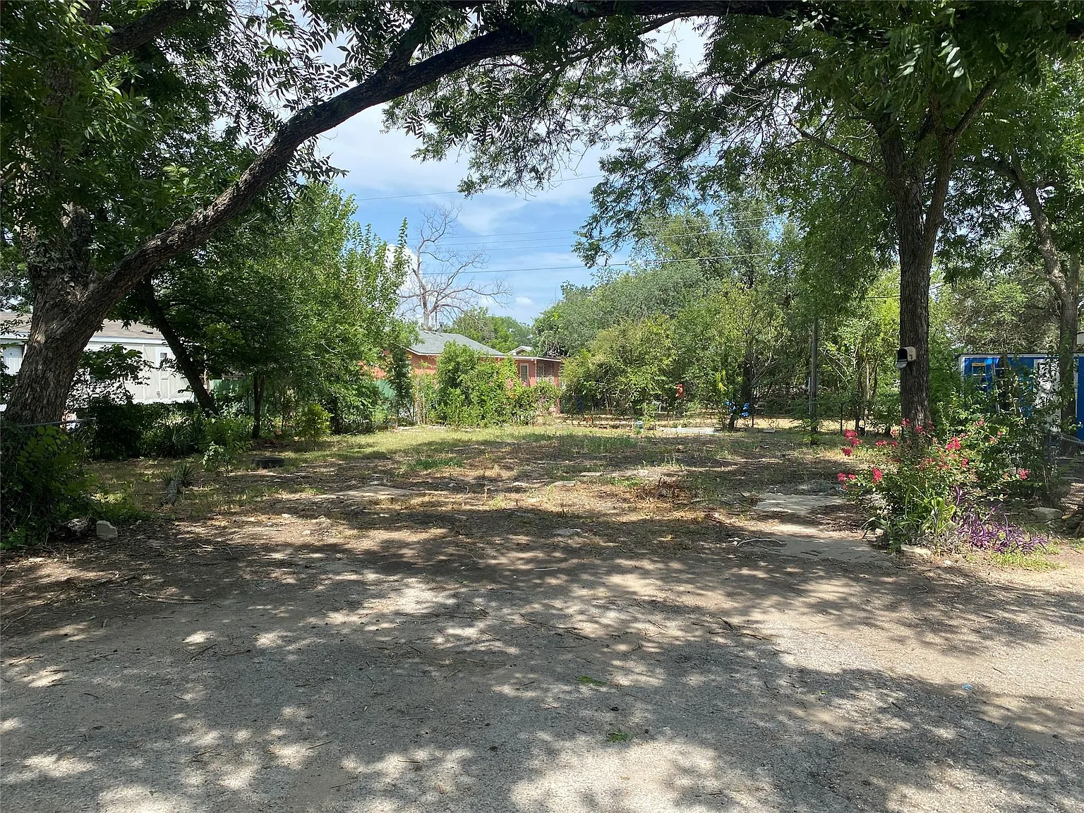 Studio, 8700 sqft, $750 — Photo 1