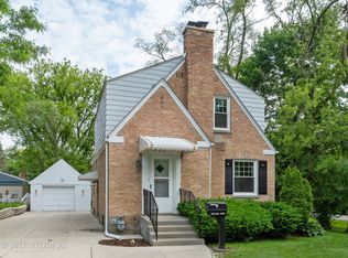 736 Old Trl, Highland Park, IL 60035