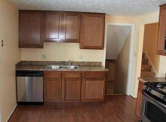 4th image of 1722 Rebecca St