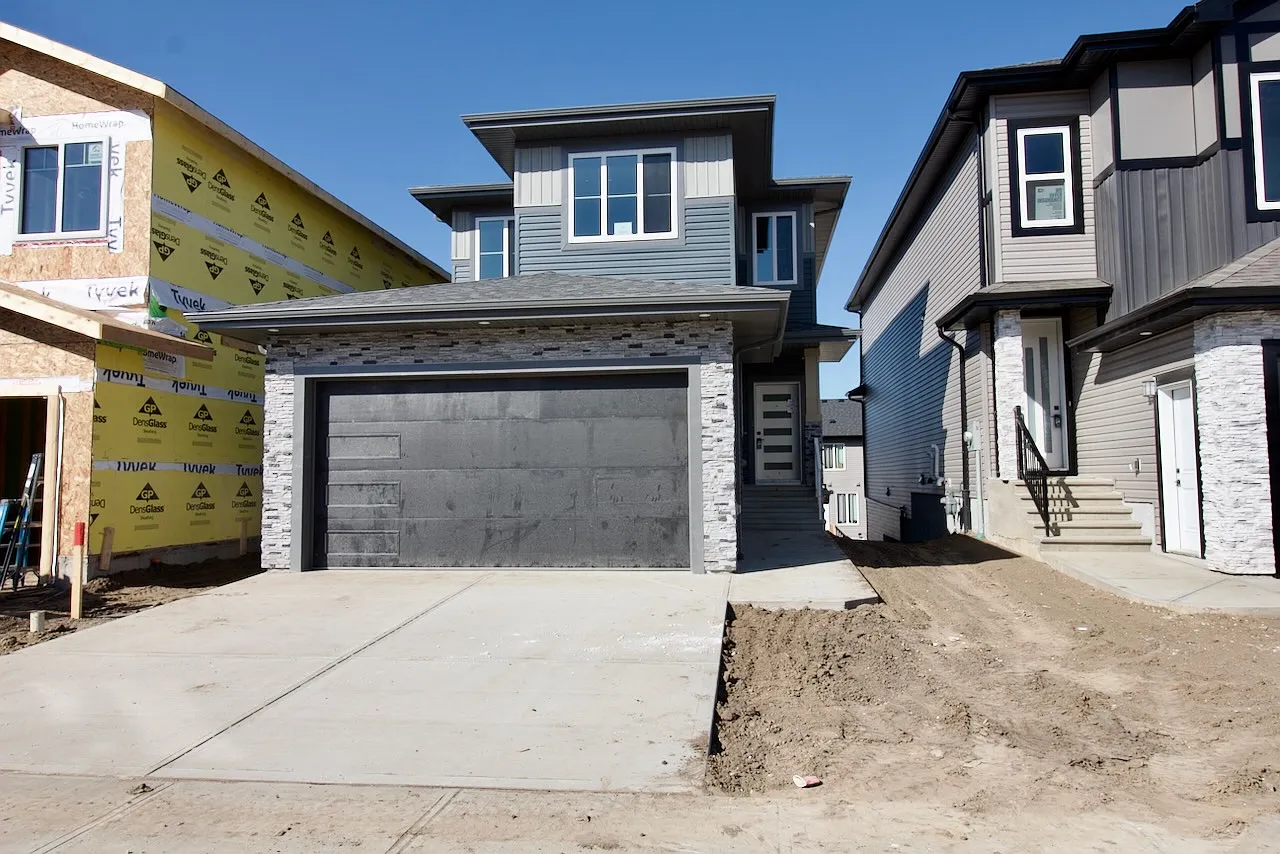 1 Bed 1 Bath Basement Suite Westpark Fort Saskatchewan Walk Out — Photo 1