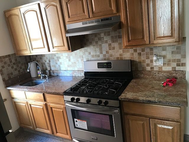 1st image of 3252 45th St APT 1R
