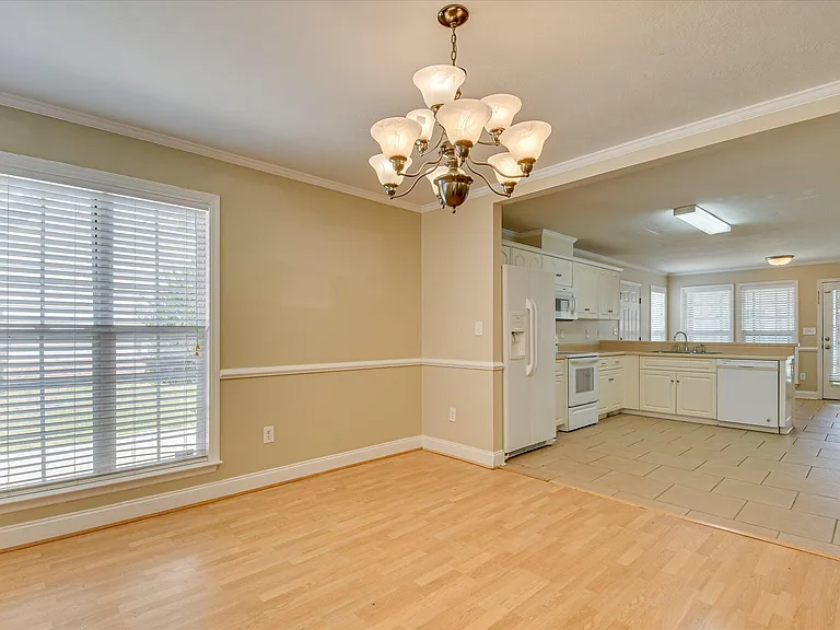 929 Sawbuck Way — Photo 5
