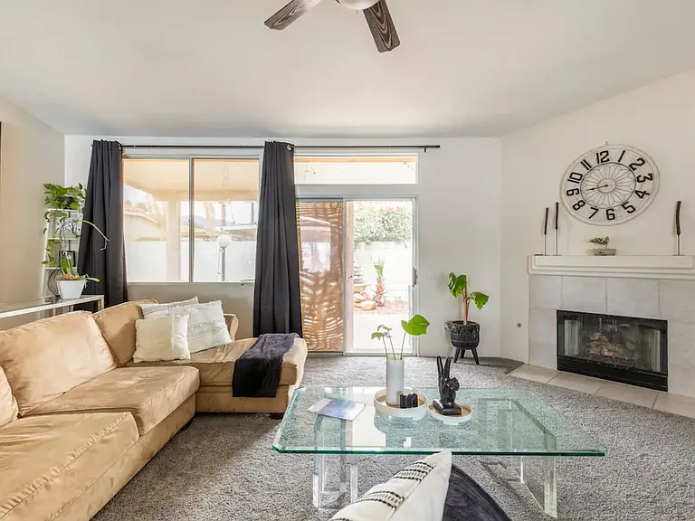 40685 Cabana Ct — Photo 2