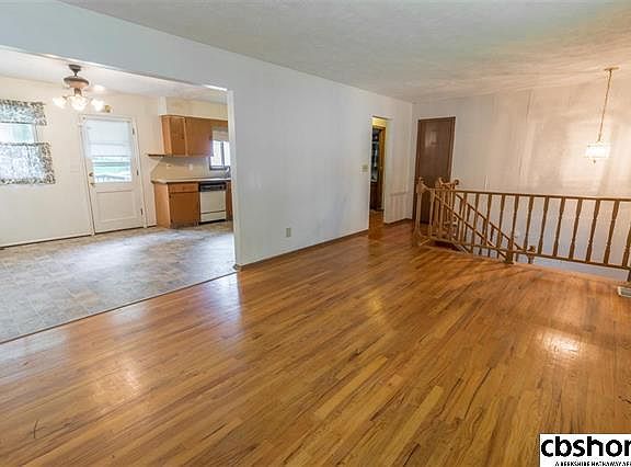 3rd image of 1507 Englewood Dr