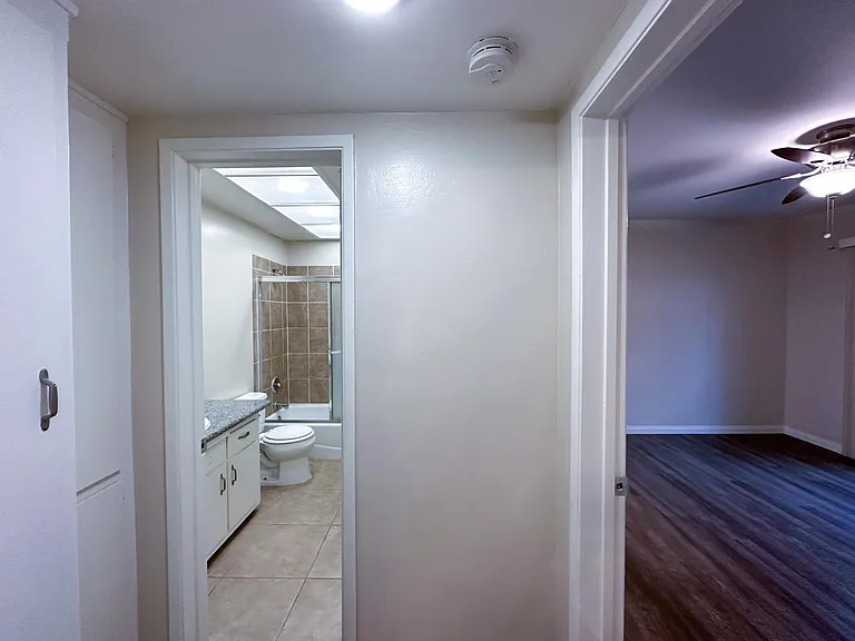 241 S Hudson Ave #12 — Photo 10