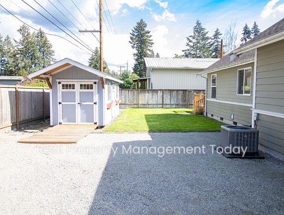 3rd image of 15201 24th Ave E