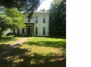 859 Routt St, Jacksonville, IL 62650