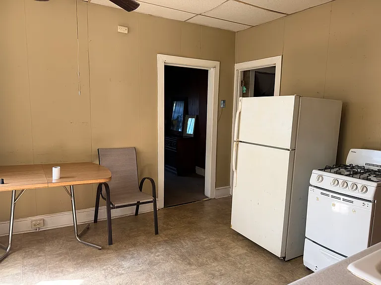 325 Chestnut St #B — Photo 5