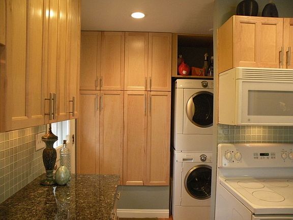 Kitchen/Laundry
