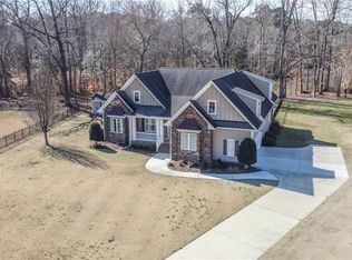 303 Bridlewood Ln, Suffolk, VA 23434