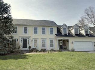 713 Bent Ridge Ln, Barrington, IL 60010