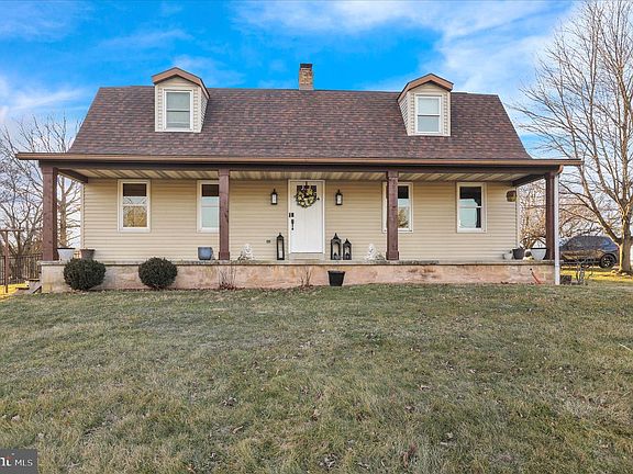 2nd image of 303 Gates Rd