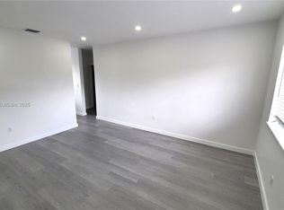 215 Zamora Ave #10, Miami, FL 33134