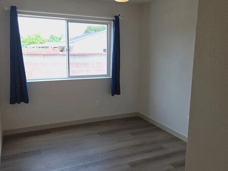 1805 Saint James Pl — Photo 13