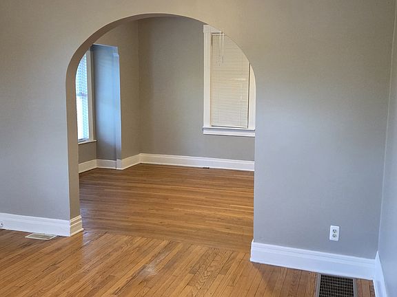 4th image of 4421 Pierce St