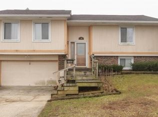 1165 Pilgrim Rd, Greenwood, IN 46142