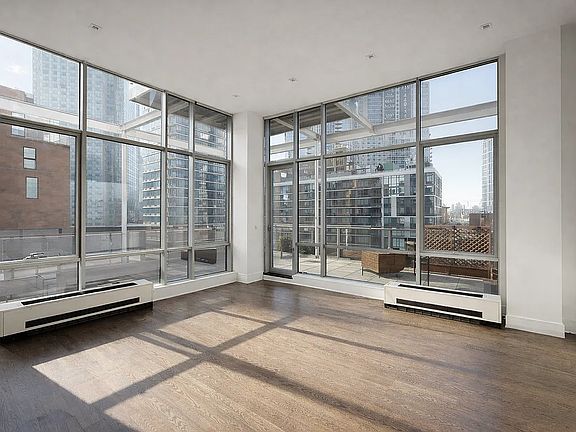 2nd image of 26-26 Jackson Ave Penthouse 1001