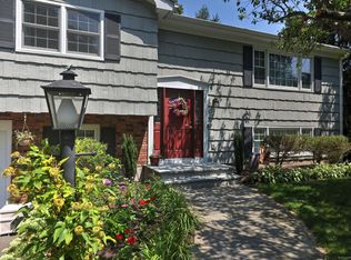 42 Linden Ave, Trumbull, CT 06611