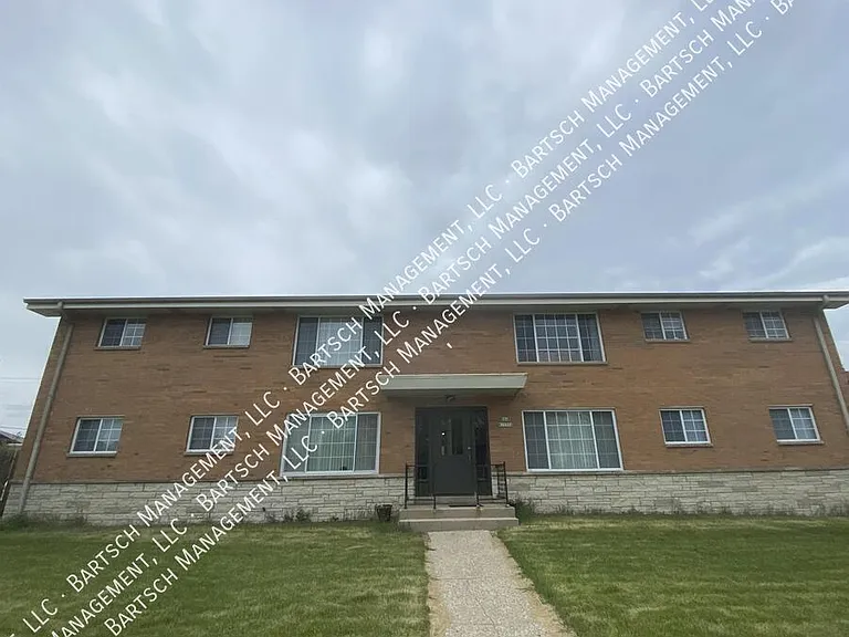 N84W15482 Menomonee Ave #2 — Photo 1