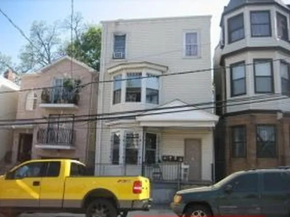16 Taylor St, Newark, NJ 07104