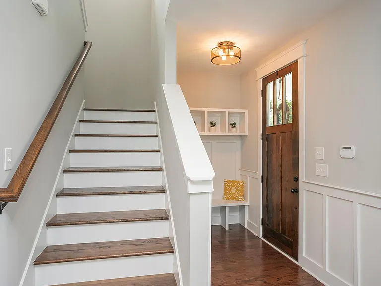 647 James Ave #A — Photo 5