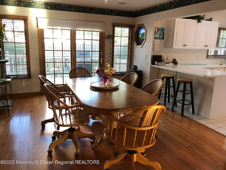417 Main Ave — Photo 6