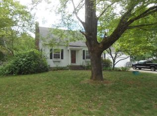 409 New Meadow Rd, Barrington, RI 02806