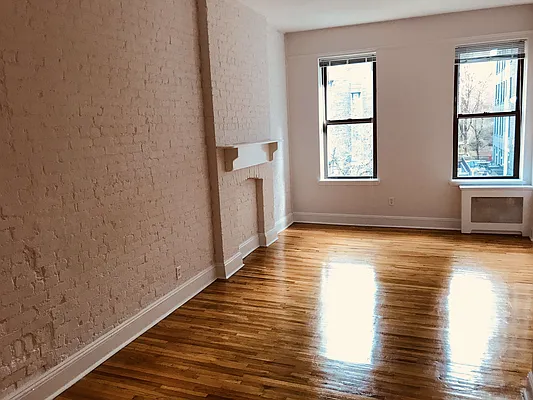 Rented by Metropolis Real Estate of Manhattan | media 35