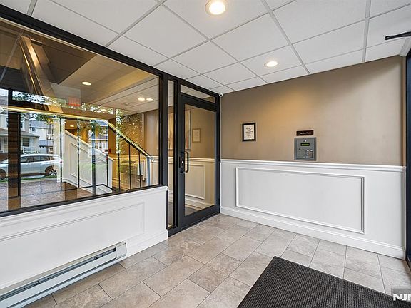 5th image of 300 Park St APT 5G