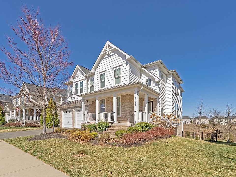 1st image of 42618 Stratford Landing Dr