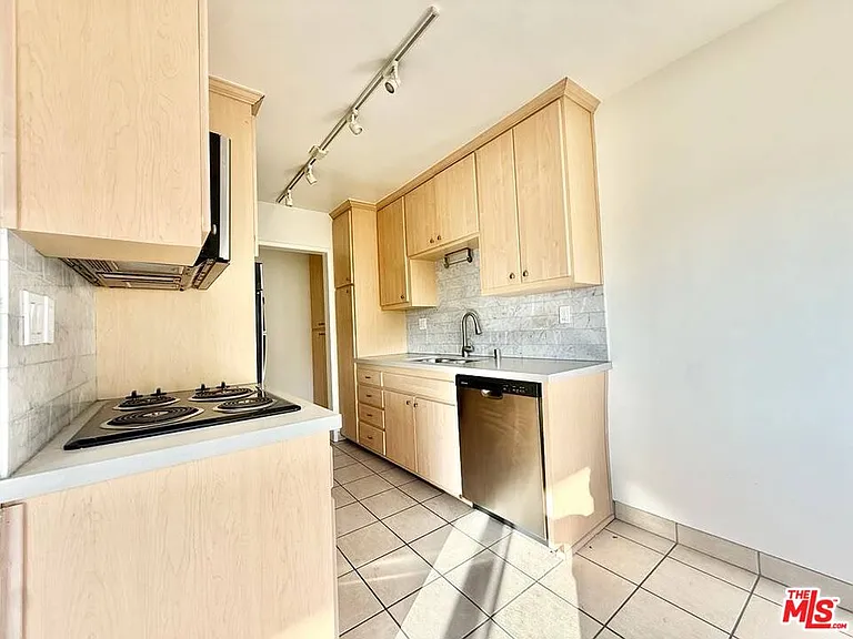 11946 Dorothy St #7 — Photo 6