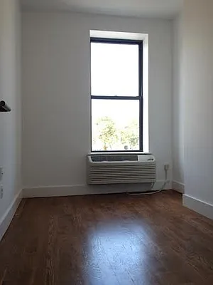 Rented by Full Time Management | media 6