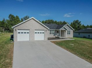 1540 Fairfield Dr, Lebanon, MO 65536