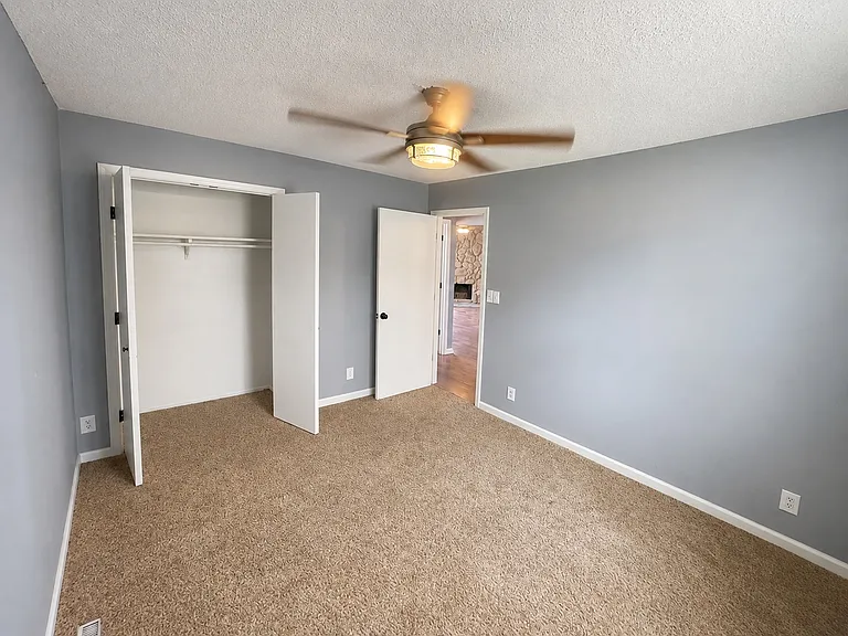 539 S Deveron Dr — Photo 3