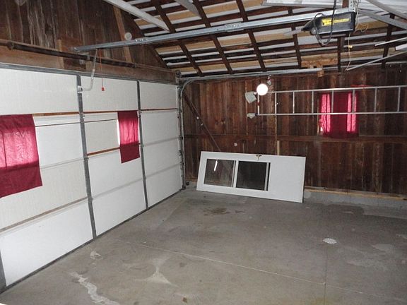3rd image of 8417 S Walnut St