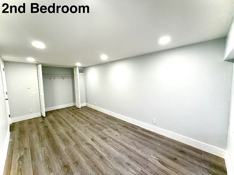 4725 SW 62nd Ave #103 — Photo 6