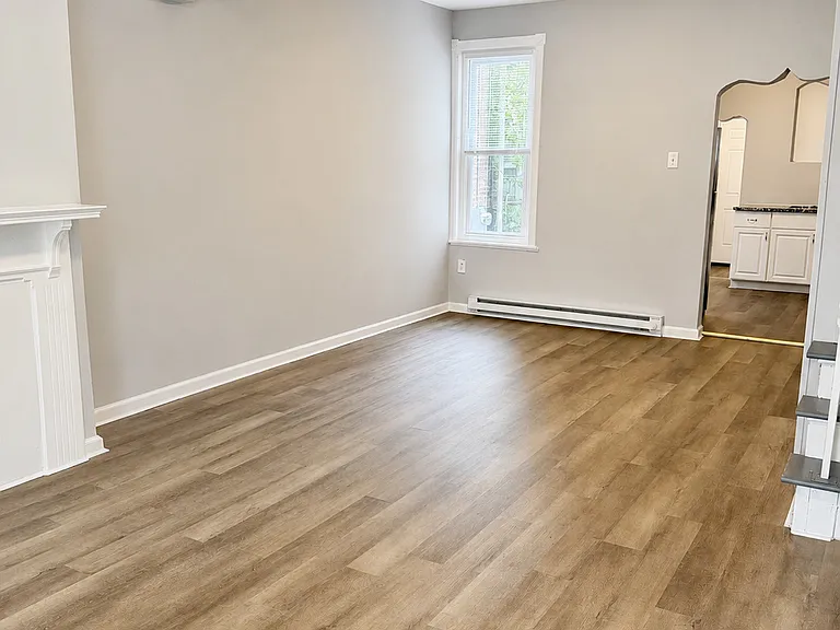 5024 Parrish St — Photo 3