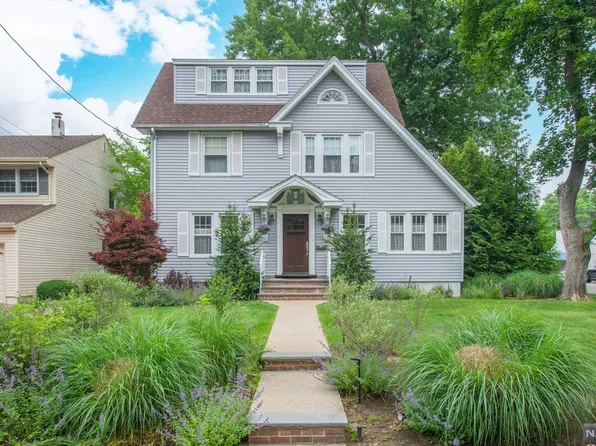 15 Columbus Ave, Harrington Park, NJ 07640