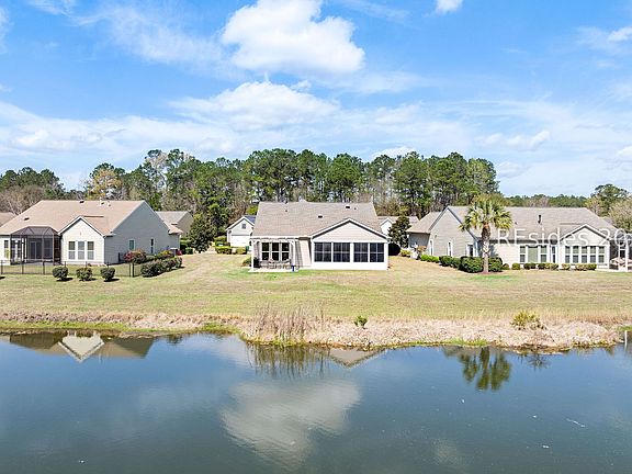 3rd image of 15 Tree Rose Pl