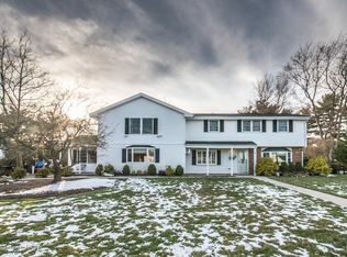 5 Heather Ln, Middletown, NJ 07748