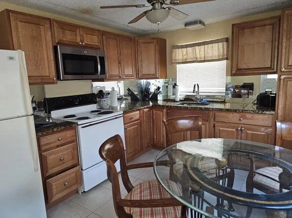 1032 E Rd #2, Loxahatchee, FL 33470