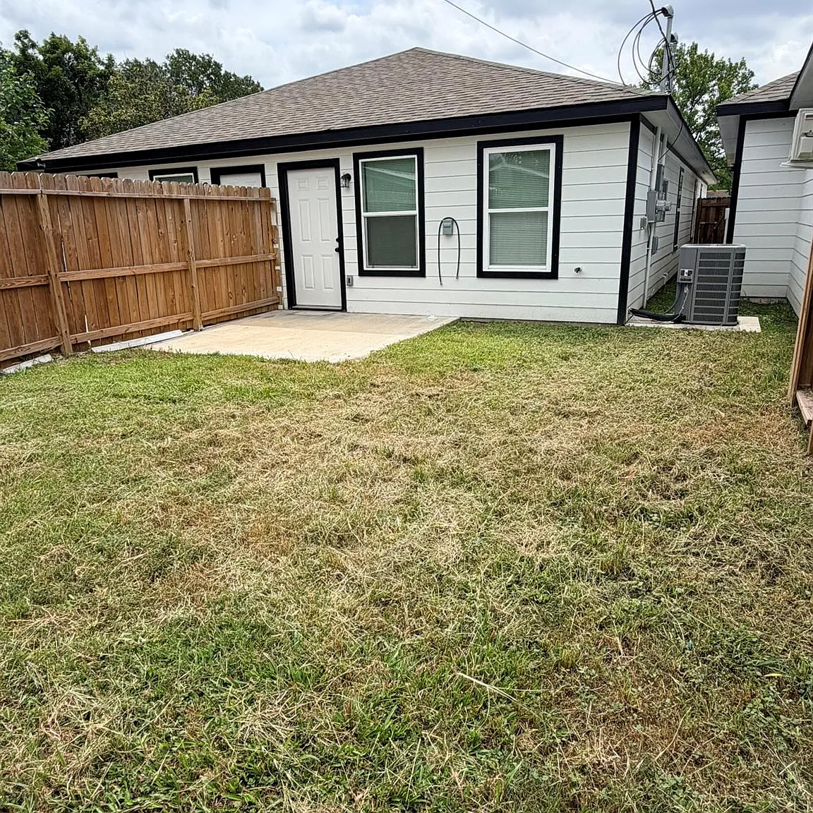3 bed, 1.5 bath, 2244 sqft, $1,500 — Photo 2