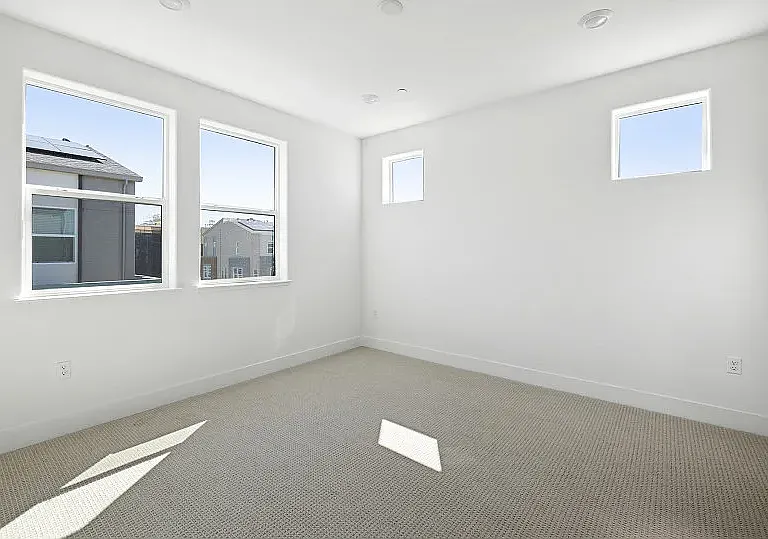 584 Laraline Way — Photo 12