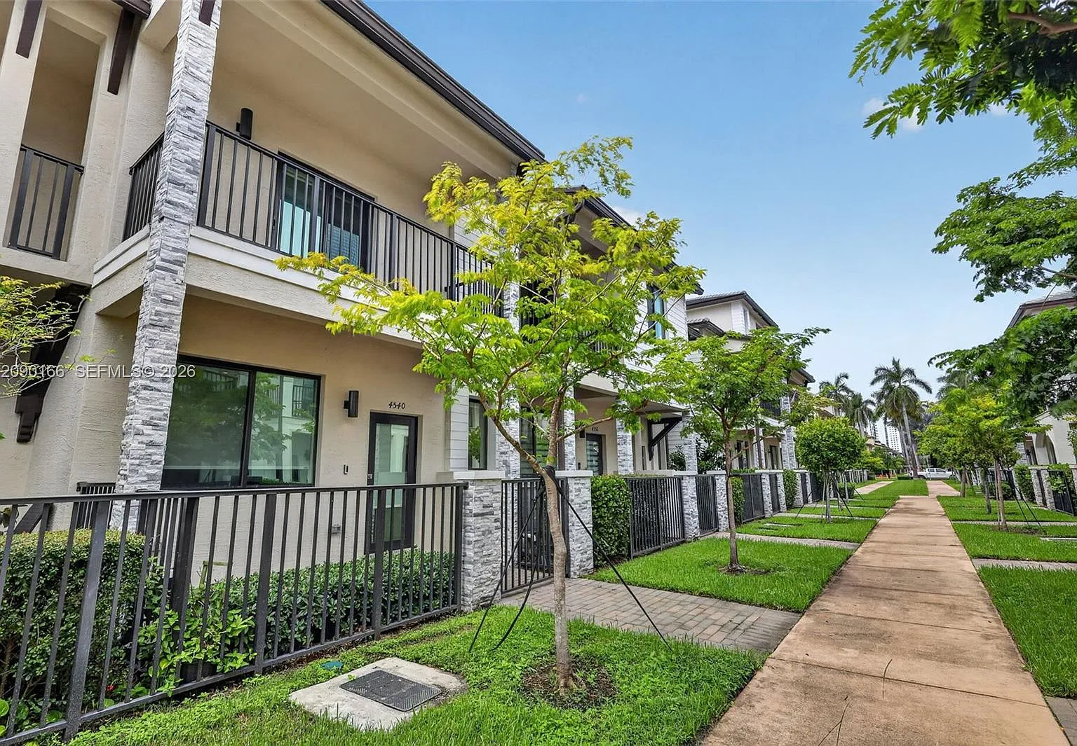 Downtown Doral South Phas — Photo 3